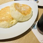 むさしの森珈琲 - ふわっとろパンケーキ 748円