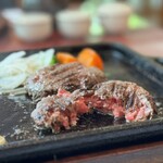 Sumiyaki Hamburger Steak Gyusen - ハンバーグ断面