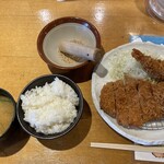 Butaya Tonichi Sakaihigashiekimaeten - ロースかつ定食海老フライ付き