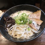 チャーシューのうまいラーメン屋 富士 - 塩豚骨