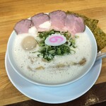 鶏そば なる川 - 料理写真: