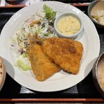 Teishoku Izakaya Kiba Kubo - アジフライ定食
                      タルタルソース