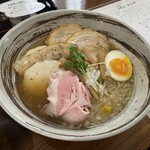 西山屋 - 料理写真:特選あごだし麺