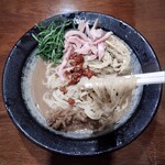 Ramen Oniboshi - 麺のリフトアップ