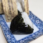 Onigiri Ishin Ebisu Ten - 旨ツナ開けてみた