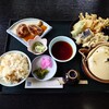 萬屋 - 料理写真:●錦木膳　1,200 円

が面白げなので注文してみた

1,200円の定食なのにこれだけ様々な味わいがあり
凄く楽しめるとは、思いもよらなかった❕

材料的にはそんなにお金は掛かっていないけれど、、