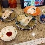 回転寿しトリトン - 料理写真: