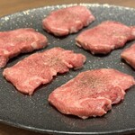 Yakiniku Nikugatou Chibaekimaeten - 絶妙カット特上タン塩