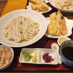 うどん日和ひこどん - 料理写真: