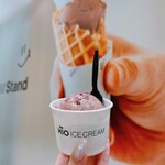 HiO ICE CREAM Stand - チェリーチョコレート　シングル　カップ　イートイン（税込495円）