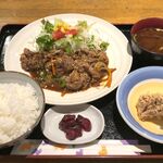 Cafe Tei Kitchen - 喫茶店の焼肉定食