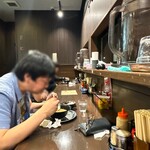 Furaiken Kano Honten - 水：カウンター
                        ティシュー：カウンター
                        ゴミ箱：なし
                        トイレ：店内右側
                        レジ：店内右側
                        味変ツール：醤油、辣油、胡椒、胡麻、紅生姜、たくあん、にんにく醤油