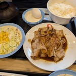 Matsuya Harukabe Toyomachi Ten - 兄ぃとチビがが注文した、スタミナ豚バラ炒めW定食(税込1,230円)＋生玉子(90円)で、1,320円