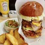 Big Bang Diner - ダブルビックバンハンバーガー　2,200円