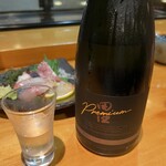 Azuma Sushi - ラベルも田酒らしくない。premiumが（まさに）前面に立つ