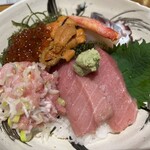 Azuma Sushi - 『これから食べる部分だけ』醤油を垂らして。ただしワサビは避けといて。（ワサビは濡らしたらダメ）ガバって食べる。