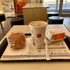 マクドナルド - ドリンク写真:配膳のズ（左右が逆？）