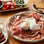 Assortment of 3 types of mozzarella and Prosciutto (half size)