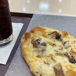 オーブンフレッシュカフェ - コーヒー＆キノコシチューパン