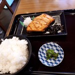 北緯43度のお食事処 - 料理写真:美味しい鮭です