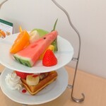 Kyobashi Senbikiya Fruit Parlour Daimaru Tokyo Ten - モーニングティーセットA（ワッフルセット）