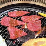 Issho Bin Hisainta-Ten - 焼肉中