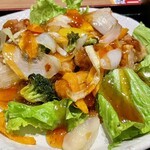 Shirokiya Jei A Kobe Kita Guchi Eki Mae Ten - 唐揚げと野菜