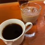 HIRO - まだまだー！食後のタイミングを見計らってコーヒーと恐らく紅茶のプリンかなぁ？参りました