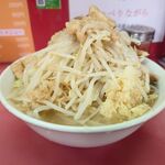 Ramen Jiro Koiwa Ten - 小ラーメン（ヤサイ。ニンニク、アブラ）