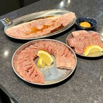 Sumibi Yakiniku Ushimatsu - 