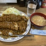 桐半 - 料理写真:特選カツカレー¥900(税込)