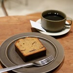 VERVE COFFEE ROASTERS Ebisu Garden Place Ten - パウンドケーキ チョコとイチヂク