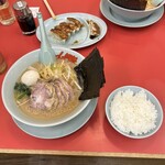 Ramen Yamaoka Ya Otowa Gamagun Ten - チャーシュー麺　醤油　半ライス