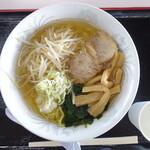 Sky Lounge - 塩ラーメン（800円）