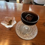 コヒアアラビカ - アイスコーヒー。大事に飲みました。左隣は黒糖