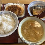 Niihama Kokuryou Shokudo - 鯖の味噌煮、コロッケ、ライス中、豚汁