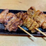 FamilyMart Ogoori Rikitake Ten - 右から～ももタレ  かわタレ  みそ焼きチキン串