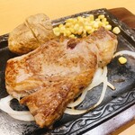 Steak Miya Ube Atsumina Ten - 厚切りリブロースステーキ 200g 2,849円