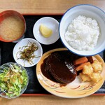 だるま家 - 料理写真:ハンバーグ定食