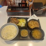 Yoshinoya Jiyugaoka Ten - 牛たん・牛皿御膳(2024年8月1日)