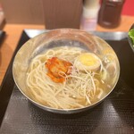 Niku no Yamaki Shoten Minamigyotoku Ten - 冷麺 ハーフ