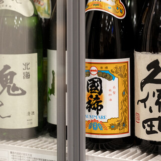 The owner himself carefully selects local sake from Hokkaido, including rare sake that you rarely come across.