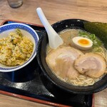 Ramen to Ishiyaki Meshi Wakatora - 