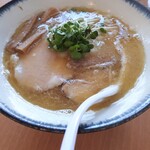 Chuka Soba Rokushin - かいわれ大根は好きですが要らないかな