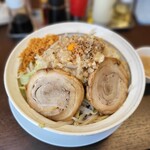 麺や寛 - まぜそば(大),野菜400g,ニンニク無し,背脂マシマシ,ベビースター,辛さ0