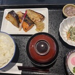 Uokyu Eat-in Ajimise Hon Ten - 