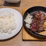 神田の肉バルRUMP CAP - ハラミステーキ（150g）ライス・ミニサラダ・スープ付 ￥1,500