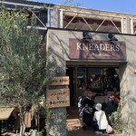 KNEADERS - 