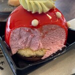 Patisserie Hikarinoki - 苺のムース断面