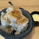 Sumibi Yakiniku Niku no Takumi Hiuchi - デザート　ほうじ茶シロップのかき氷